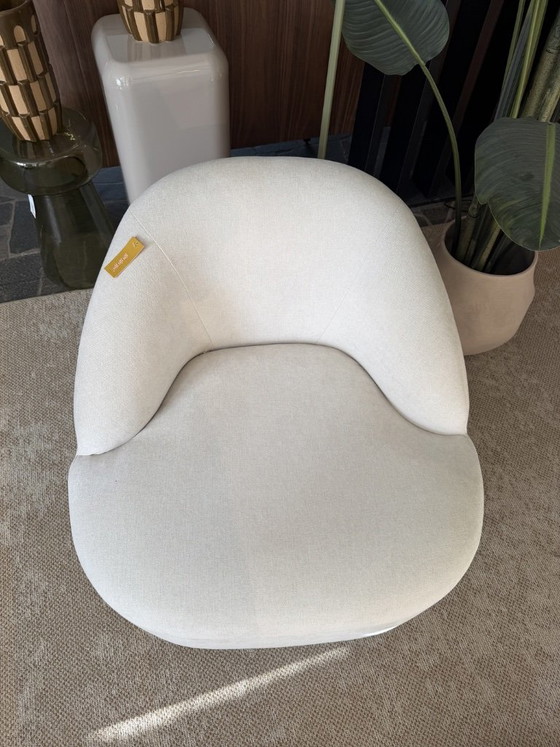 Image 1 of DYYK - Sillón beige con patas de roble