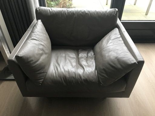 Montis Axel Loveseat