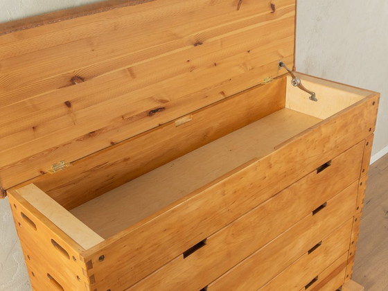 Image 1 of Caja de bóveda reciclada, cómoda