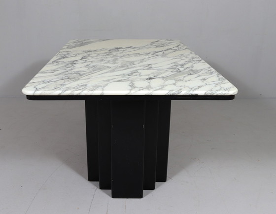 Image 1 of Mid Century eettafel met Carrara marmeren blad, Italië, jaren 1970