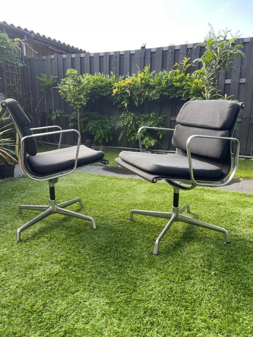 2 x Vitra Charles Eames 208 soft pad