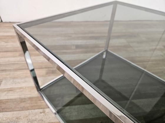 1970er Beistelltisch aus Stahl mit zwei Rauchglasböden – Couchtische, Metal (photo 7 of 12)