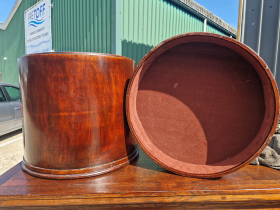 Image 1 of Belle boîte à chapeaux vintage