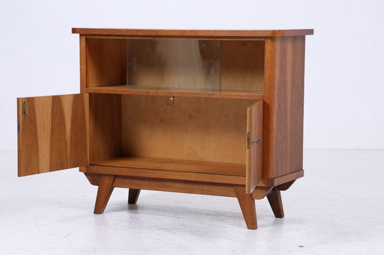 Image 1 of Vintage ladekast met glazen deuren jaren 60 | Mid Century vitrinekast gangkast | Retro jaren 70 hout #06-17