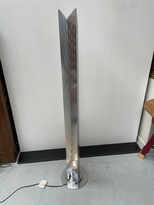 Postmoderne “Wolkenkrabber” Lamp, Italië Jaren 80 – vloerlampen, Metal, Chrome (photo 2 of 8)
