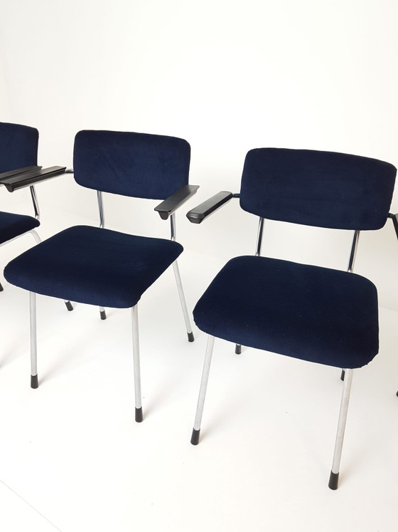 4 Gispen 1235 Stoelen Nieuw Gestoffeerd Keymer – Eetkamerstoelen, Chrome, Textile (photo 8 of 15)