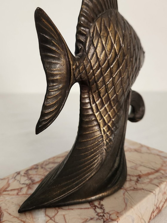 Image 1 of Paar Fischbuchstützen aus Marmor und Bronze im Art déco-Stil