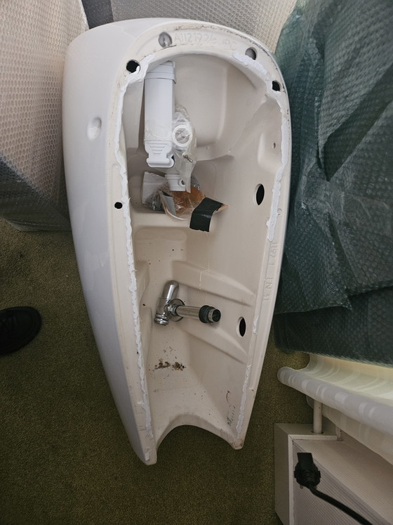 Image 1 of Bellissimo lavabo di design Alessi con rubinetto originale Alessi.