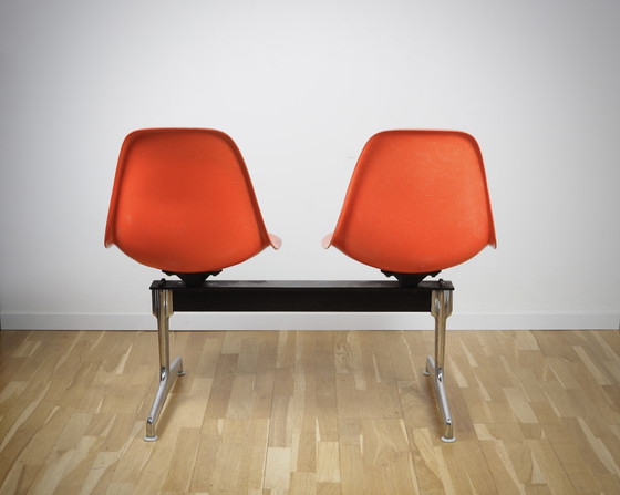 Image 1 of Vitra Herman Miller Eames 2 Tandem Bench Side Chairs rojo naranja