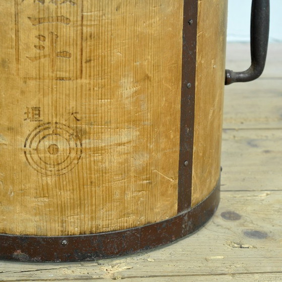 Antieke Japanse houten rijstmaat, circa 1930 – Decoratieve objecten, Iron, Wood (photo 9 of 9)