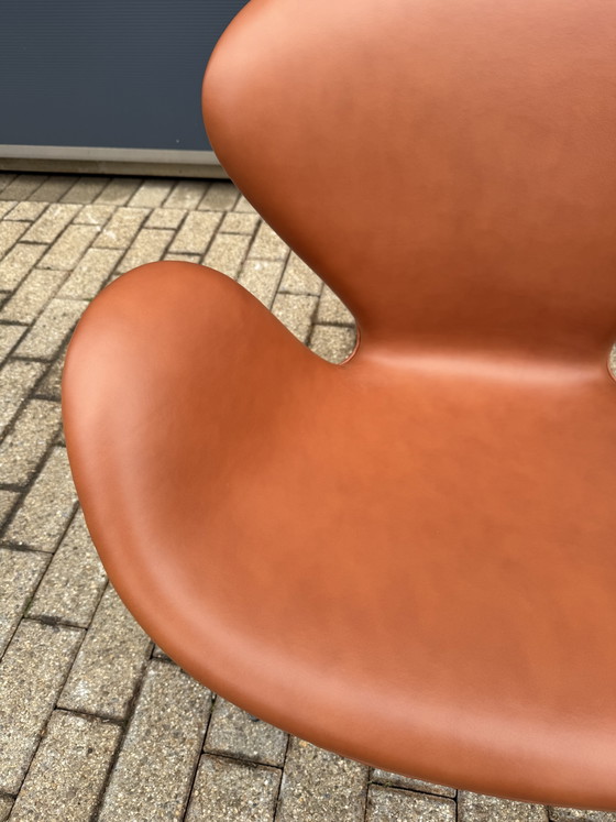 Image 1 of Fritz Hansen Swan chair Cognac leder, NIEUWstaat!!