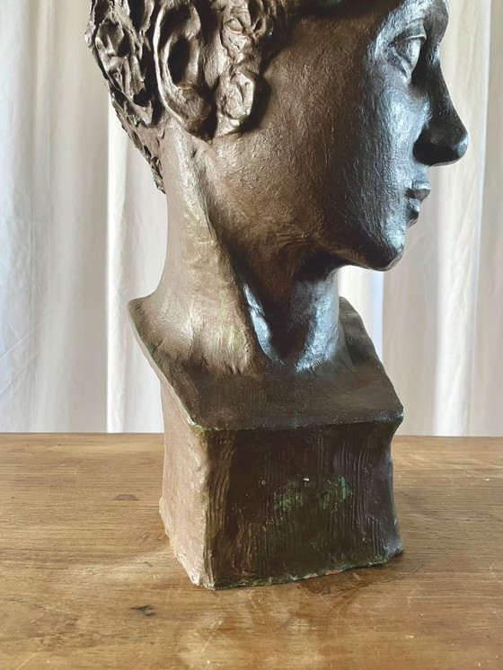 Image 1 of Terracotta bust with a bronze patina, inspired by antiquity, signed