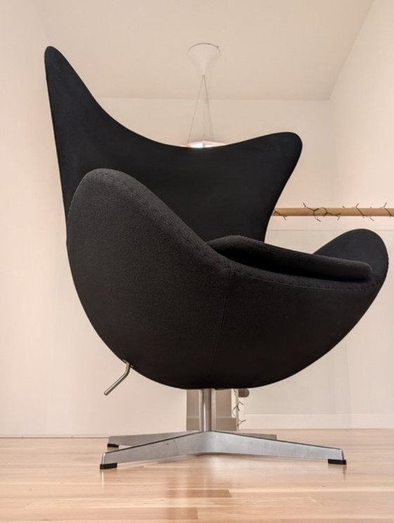 Image 1 of Arne Jacobsen Egg Chair with Ottoman