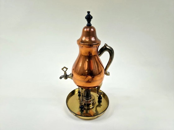 Image 1 of Antieke 19e-eeuwse Nederlandse koperen/messing koffiepot
