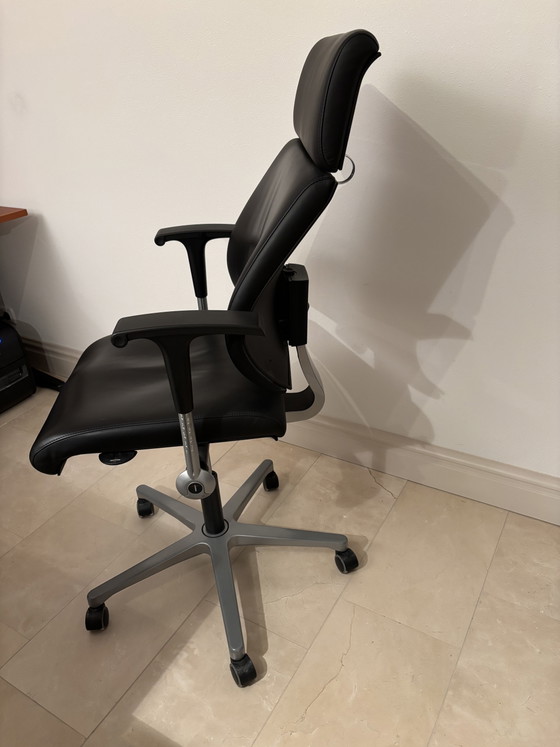 Ahrend Centennial by Frans de la Haye – Office chairs, Leather, Metal (photo 4 of 7)