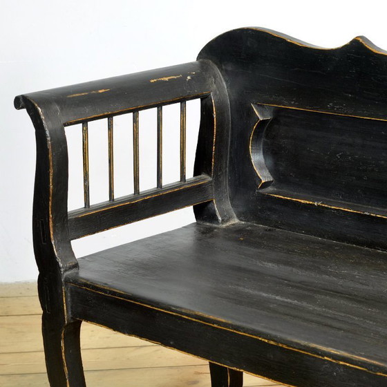 Image 1 of Banco antiguo de pino, década de 1900.