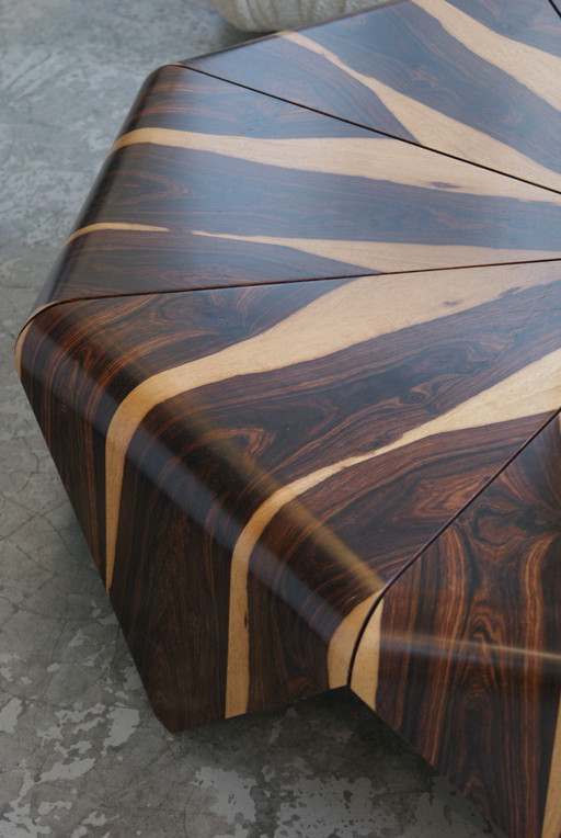 Table Basse Petala De Jorge Zalszulpin En Bois De Cocobolo