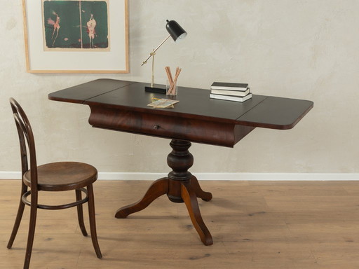 Antiker Schreibtisch aus der Zeit um 1890