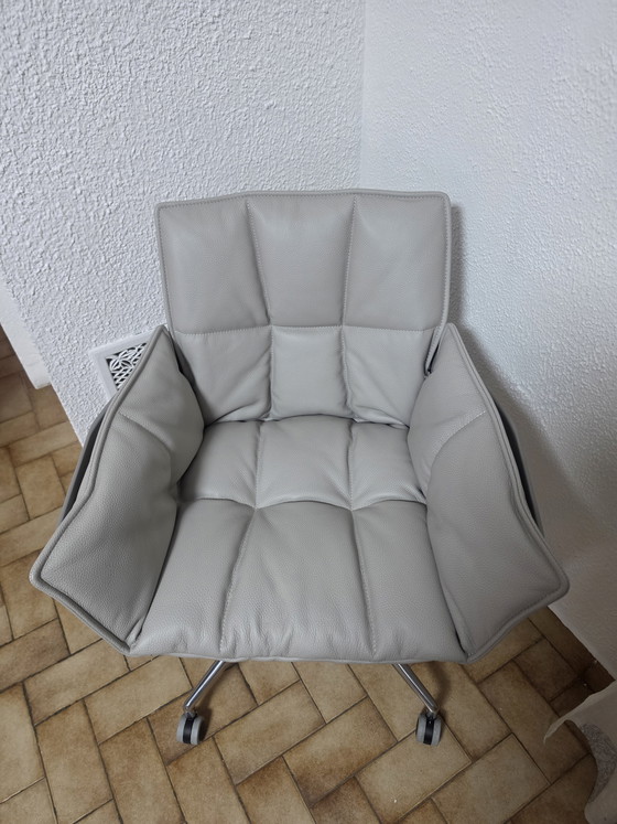 Image 1 of NEUF - " Juste déballé " Fauteuil Husk B&B Italia (Maxalto) - Cuir Gris