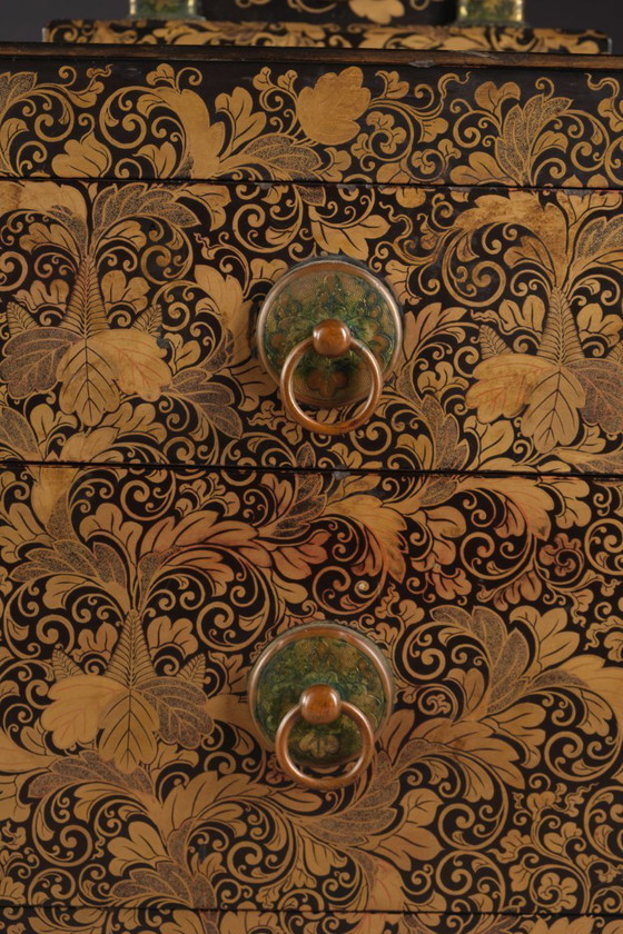Image 1 of Élégante coiffeuse japonaise antique