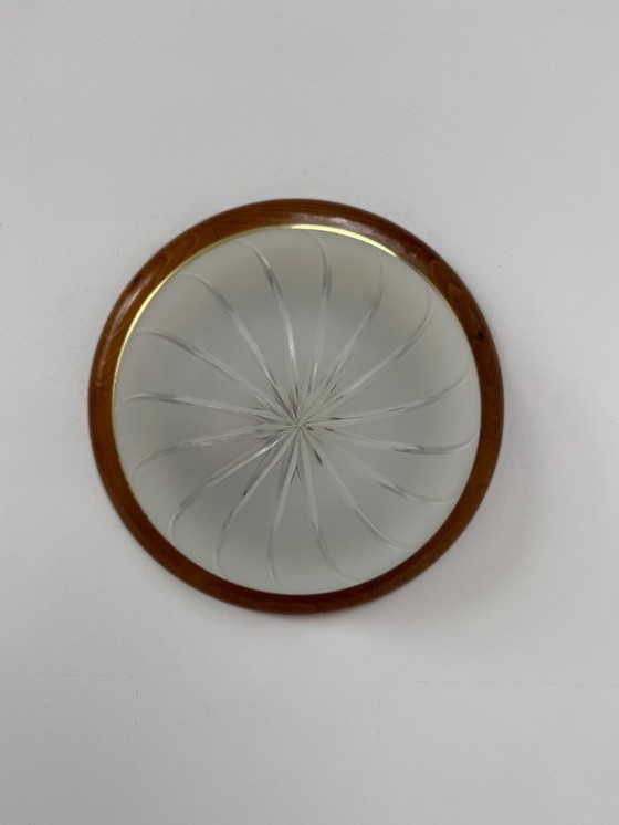 Image 1 of Coppia di applique vintage, legno, ottone e vetro smerigliato, Francia, 1970