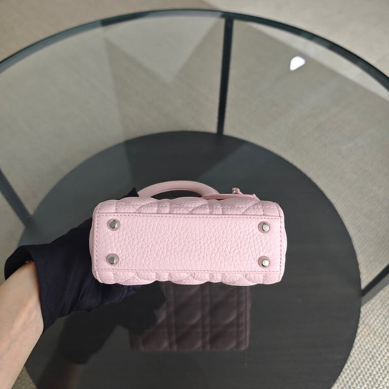 Image 1 of Dior Lady Micro - Cannage Caviar Rosa Chiaro Dettagli Rosa Cinturino Regolabile
