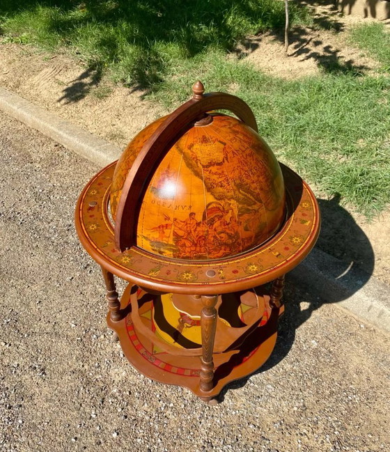 Image 1 of Bar a forma di globo su ruote degli anni '60