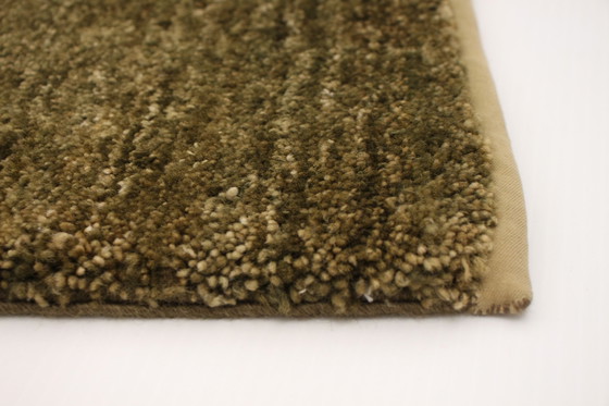 Image 1 of Olivegrüner handgeknüpfter Peshawar Ziegler-Teppich