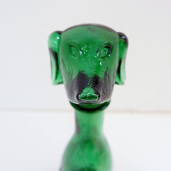 Image 1 of Jarra de cristal verde Empoli con forma de perro salchicha – Italia, década de 1960