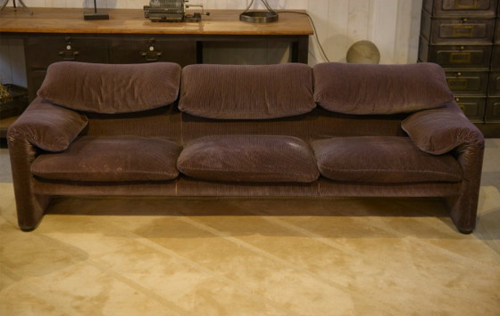 Image 1 of De Maralunga 3-zitsbank en twee fauteuils set van Vico Magistretti voor Cassina, eerste editie 1973.