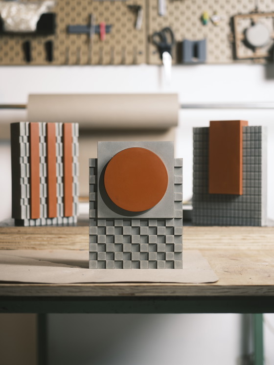 Image 1 of Scultura brutalista in cemento