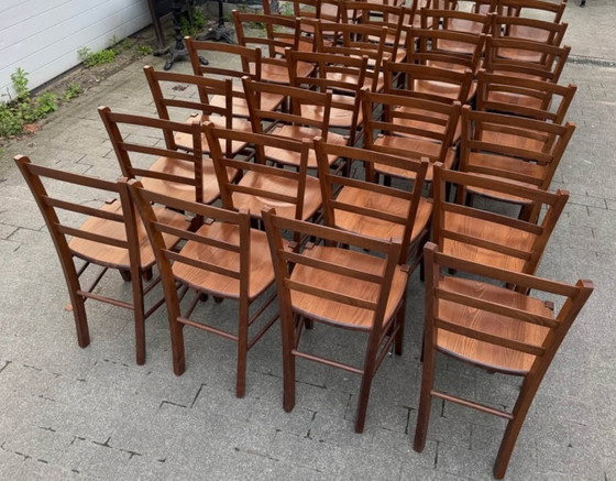 Image 1 of Set mit 35 Bistrostühlen – Walnuss