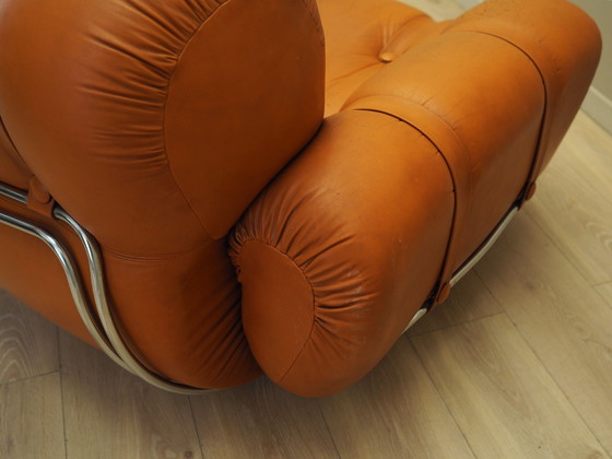 Image 1 of Ensemble de fauteuils orange, design de l'âge de l'espace, années 1960, production : Italie