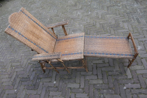 Image 1 of prachtige antieke Franse lounge ligstoel, gemaakt van rotan en bamboe