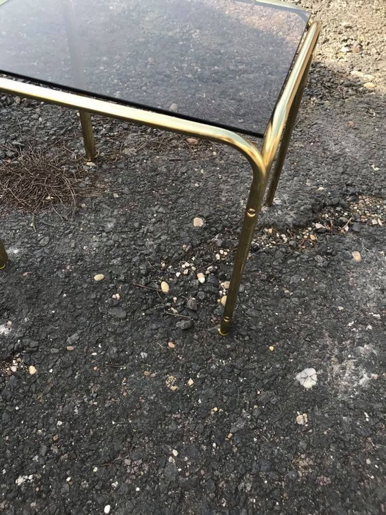 Table basse vintage en laiton, années 1970 – Livres d'art, Verre (photo 2 of 7)