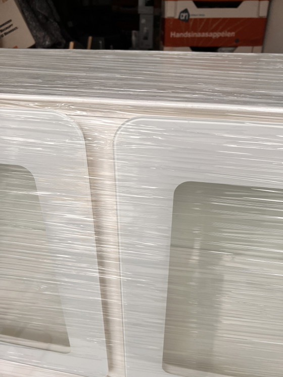 Image 1 of Unieke, Strakke Italiaanse Vitrine en Hangkasten Combinatie