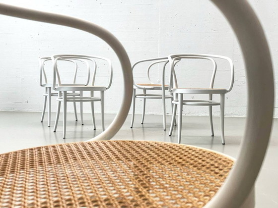 Image 1 of Set of 4 bentwood chairs 209 by Thonet from 2020