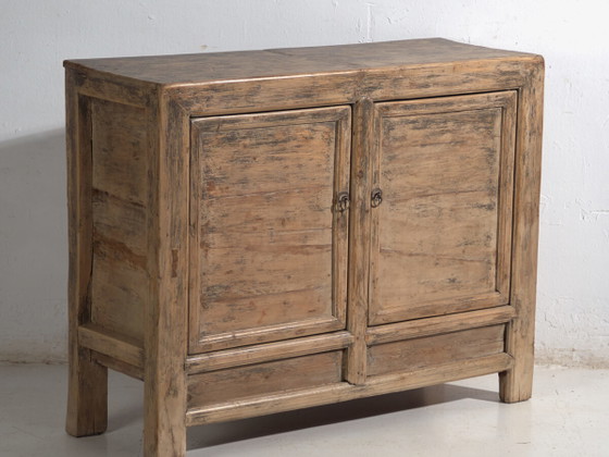 Chinese two-door sideboard in pine – China, circa 1930 – Sideboard cabinet (photo 2 of 40)