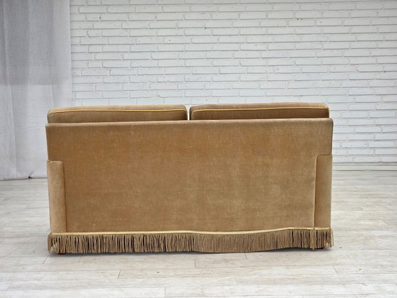 Image 1 of Deense tweezitsbank uit de jaren 70, bekleed met honinggeel meubelvelours.
