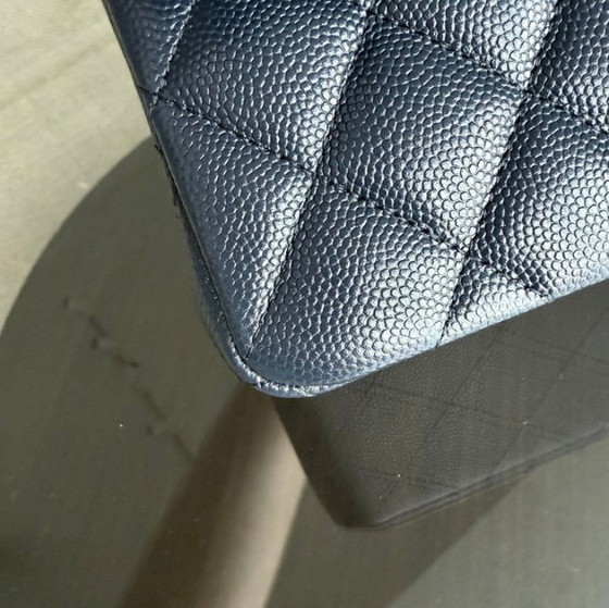 Image 1 of Chanel Classic Flap Small - Caviar 23CM Gewatteerd Donker Middernachtblauw Gouden Hardware Serie 27