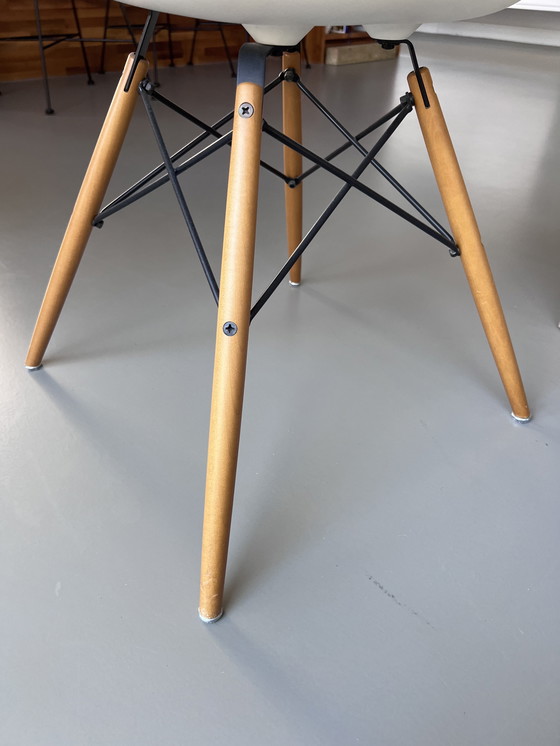 Image 1 of 2x Eames Daw stoelen wit