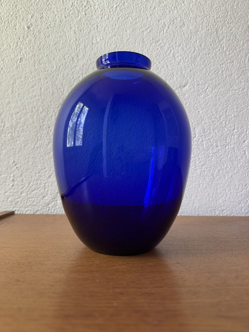 Vase verre soufflé cobalt Art Déco