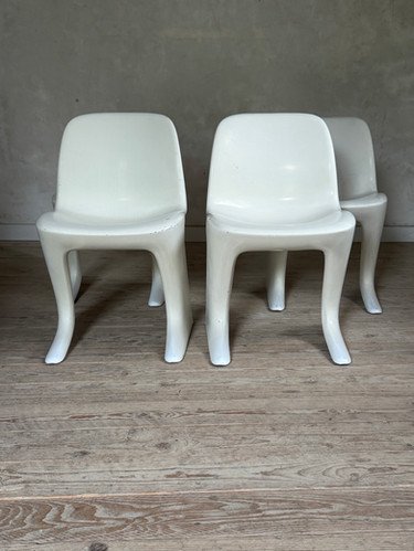Sedie Kangourou bianche vintage di Ernst Moeckl – Chaise longue, Space Age (photo 5 of 28)