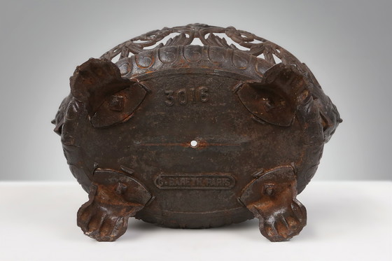 Image 1 of Fioriera in ghisa decorata con maschere e zampe di leone, Francia, anni &#39;50 del XIX secolo