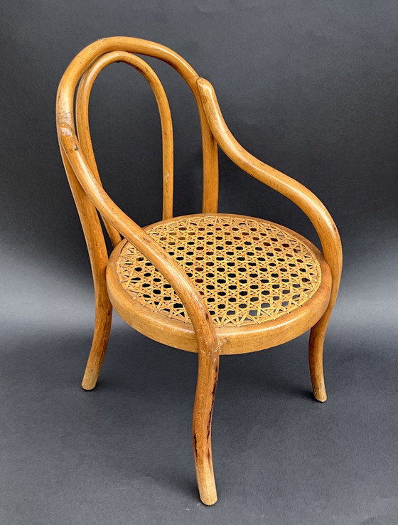 Antique Thonet Doll Chair in Bentwood & Cane, c.1900 – Decorative Objects, Rattan (photo 2 of 8)