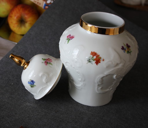 Royal Porzellan Bavaria KPM - Lidded vase with gold rim - Handmade