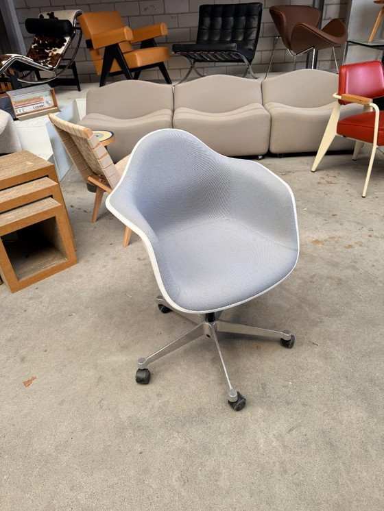 Image 1 of Vitra Eames RE PACC office chair