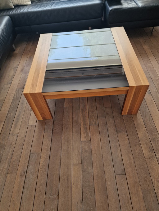 Couchtisch Marke Hulsta Nussbaum und schwarzem Glas 90x90cm