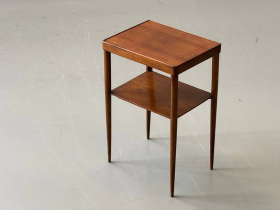 Image 1 of Mid-Century Beistelltisch mit Ablage aus Teakholz, 1960er Jahre