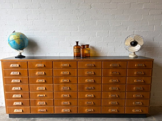 Vintage mid-century apothekerskast,apotheekkast,ladekast, Ladekasten, Hout, Metaal, Bruin (foto 2 van 14)